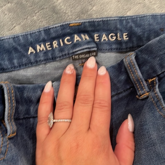 American Eagle: The Dream Jean - Picture 2 of 5